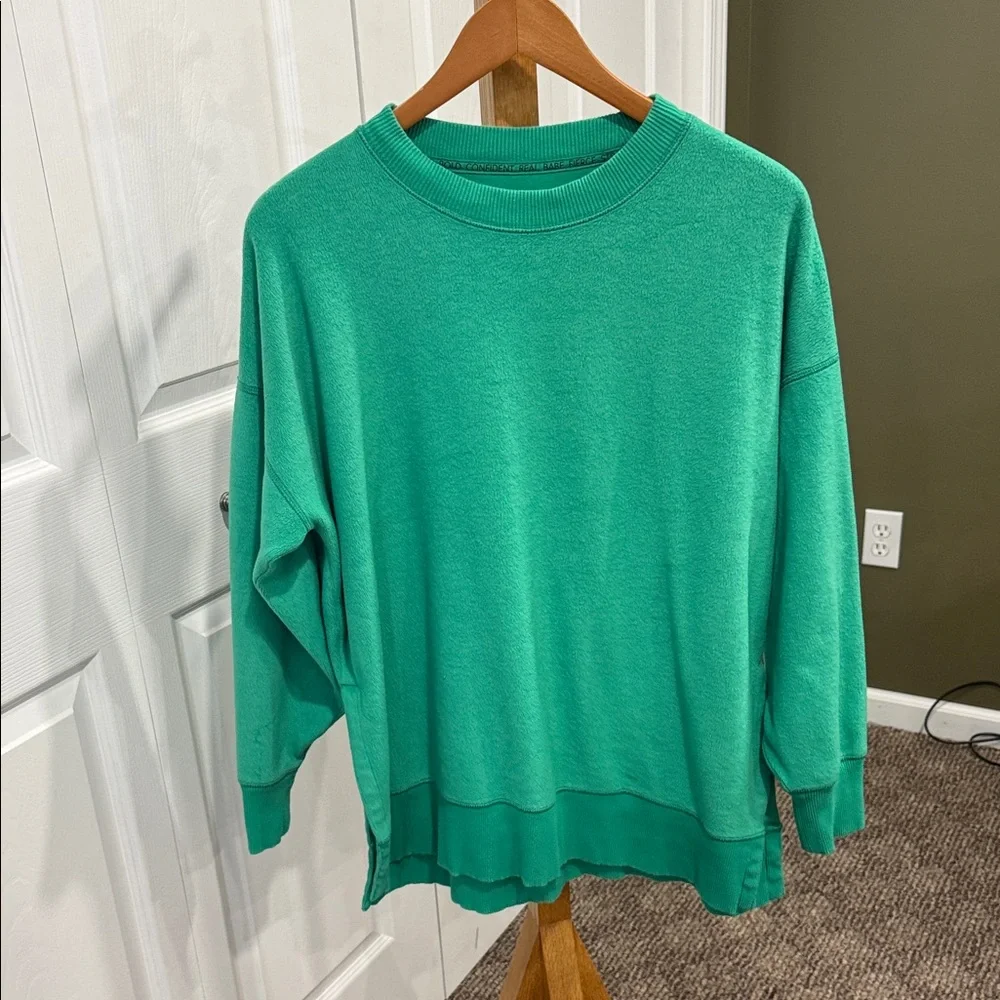Aerie Vibrant Green Crewneck Top - Picture 1 of 4